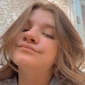 Meet your Posher, Lydia